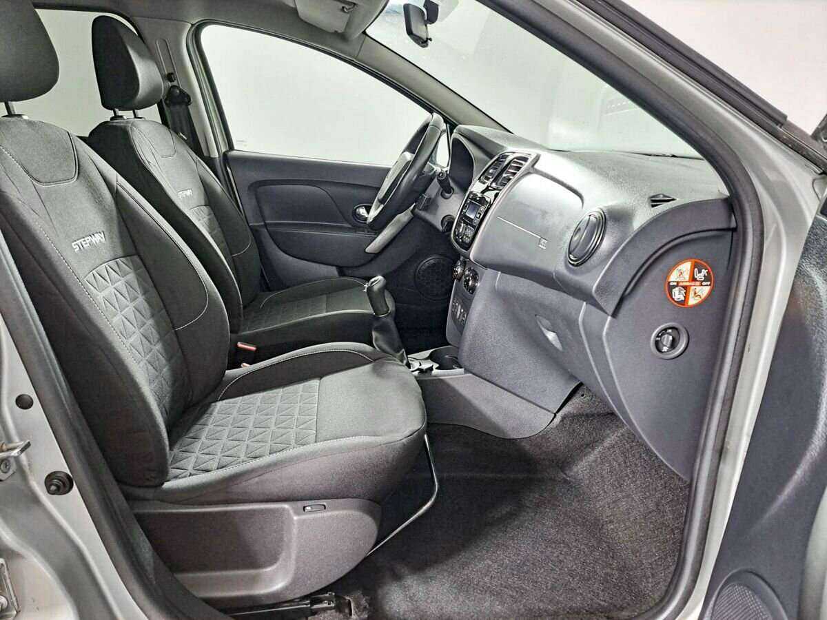 Купить Renault Sandero Stepway, 2017, 73 000 км, фото №9
