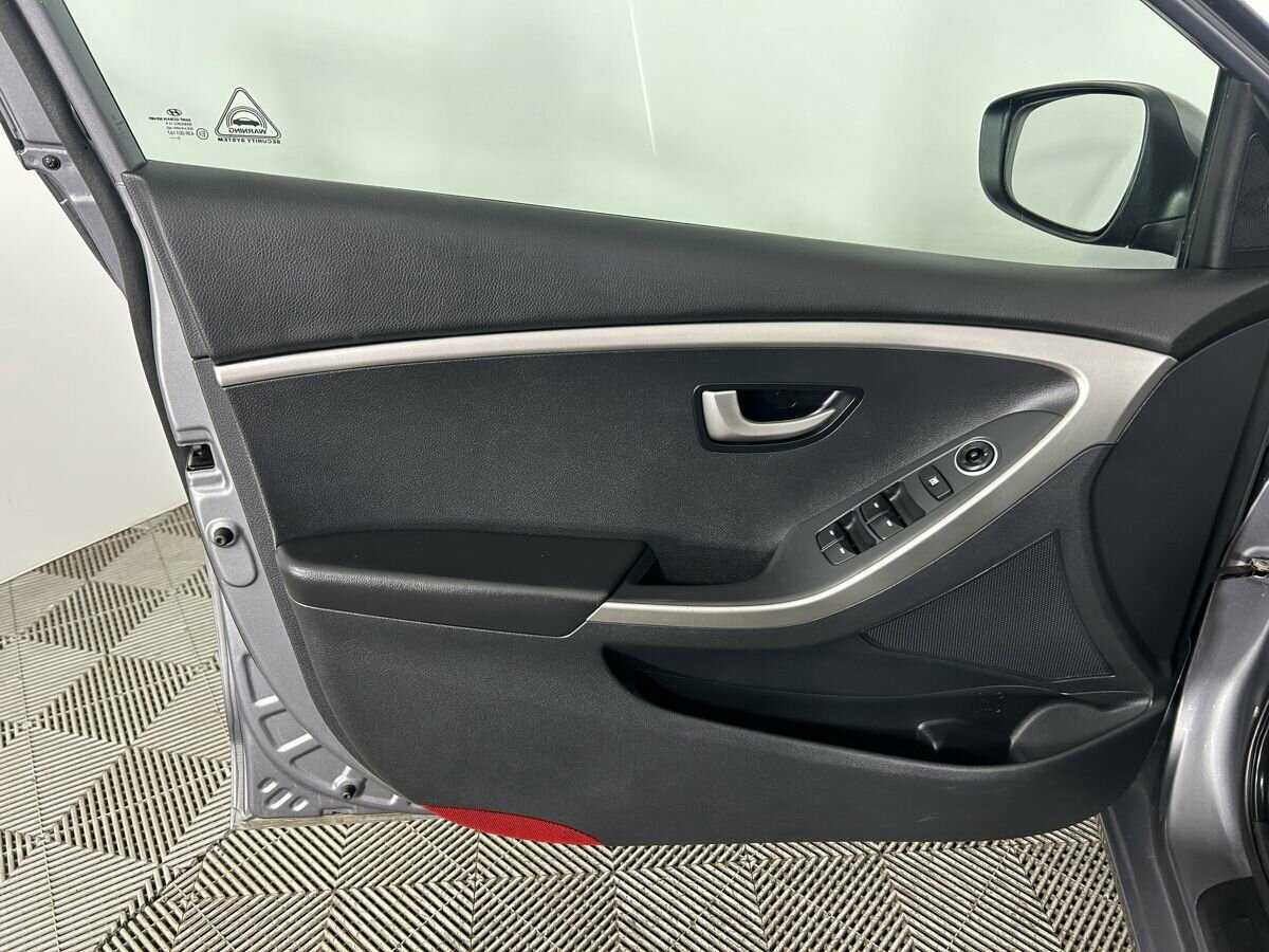 Купить Hyundai i30, 2012, 145 241 км, фото №8