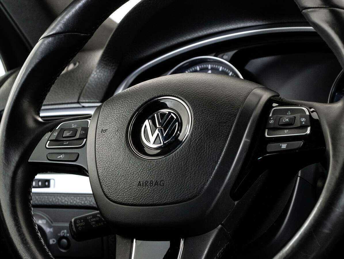 Купить Volkswagen Touareg, 2012, 229 375 км, фото №10