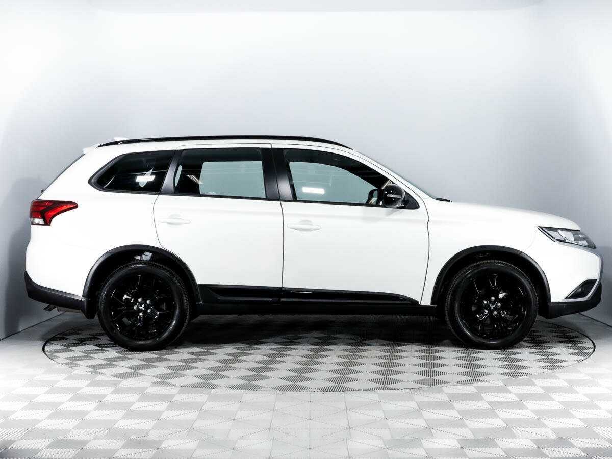 Купить Mitsubishi Outlander, 2021, 12 410 км, фото №4
