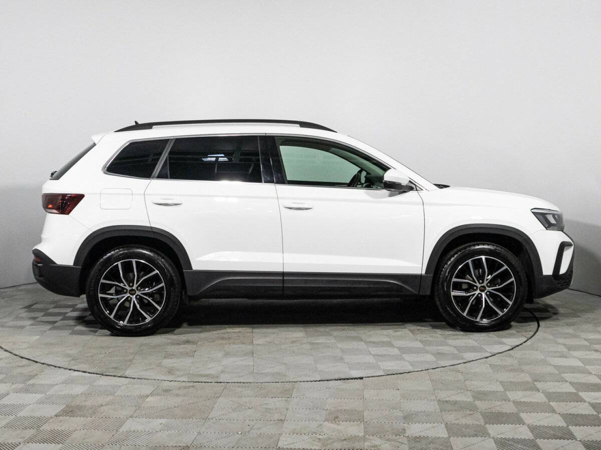 Купить Volkswagen Taos, 2021, 26 479 км, фото №4