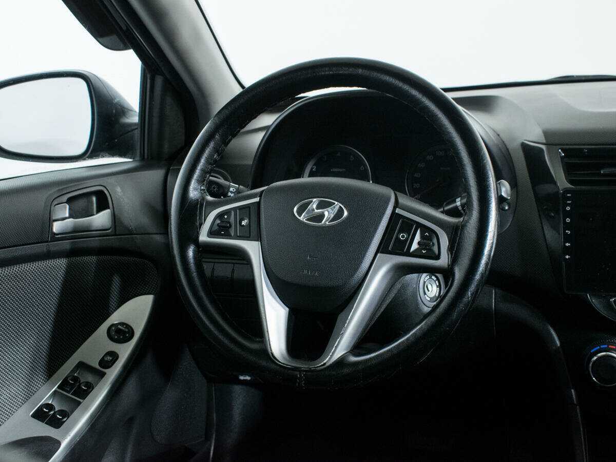 Купить Hyundai Solaris, 2014, 104 987 км, фото №14