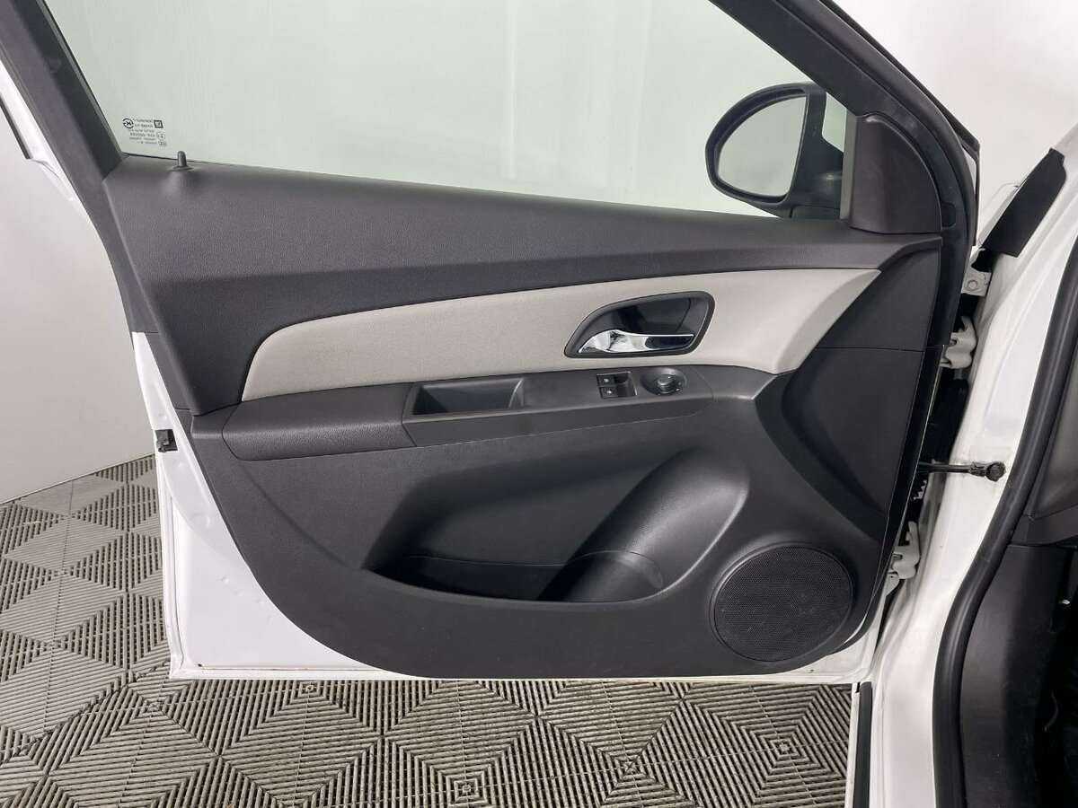 Купить Chevrolet Cruze, 2014, 140 349 км, фото №8