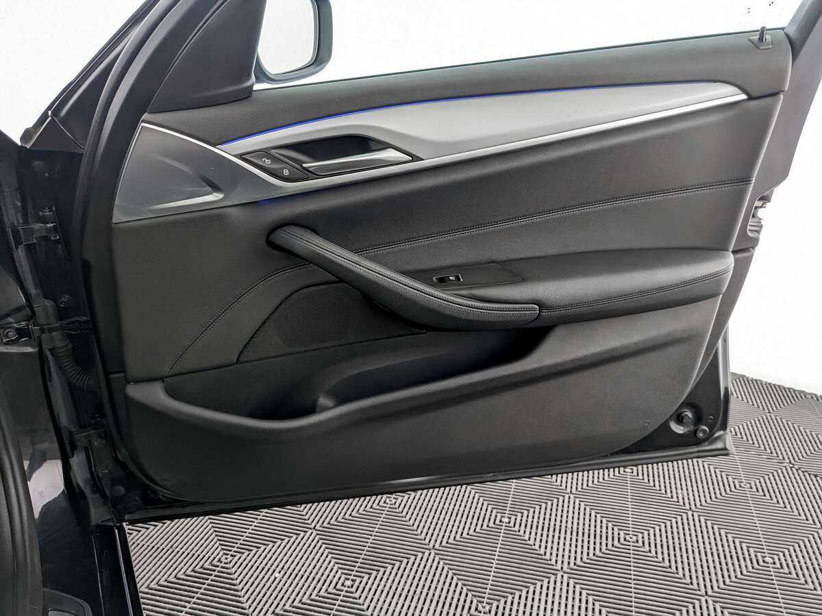 Купить BMW 5 серии 520i, 2018, 239 016 км, фото №21