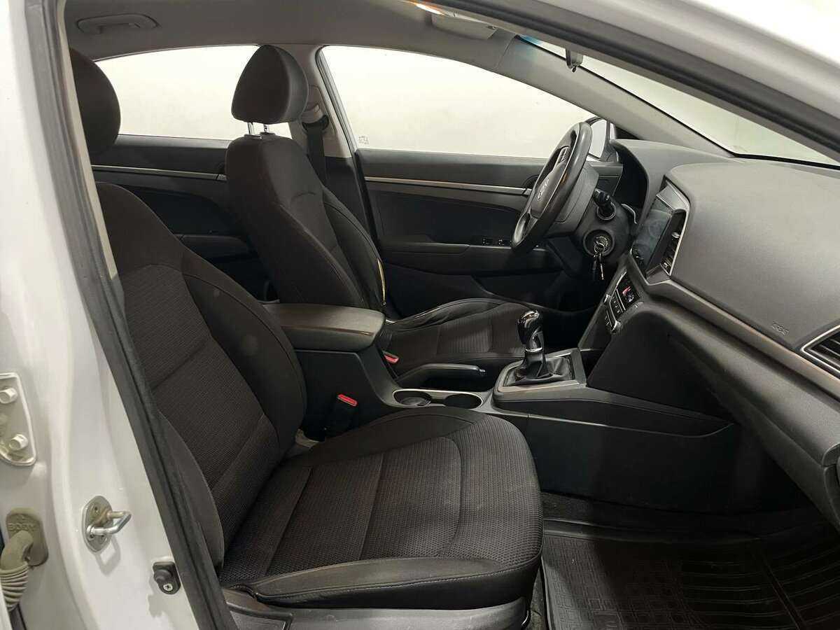 Купить Hyundai Elantra, 2016, 137 993 км, фото №6