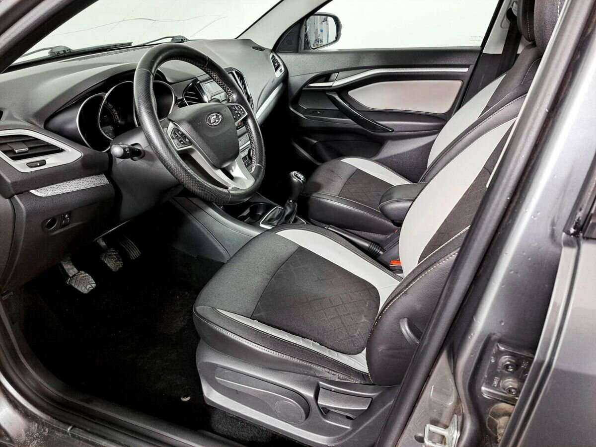 Купить Lada (ВАЗ) Vesta SW Cross, 2017, 169 905 км, фото №16