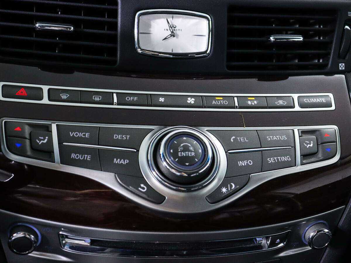 Купить Infiniti Q70, 2014, 115 637 км, фото №13