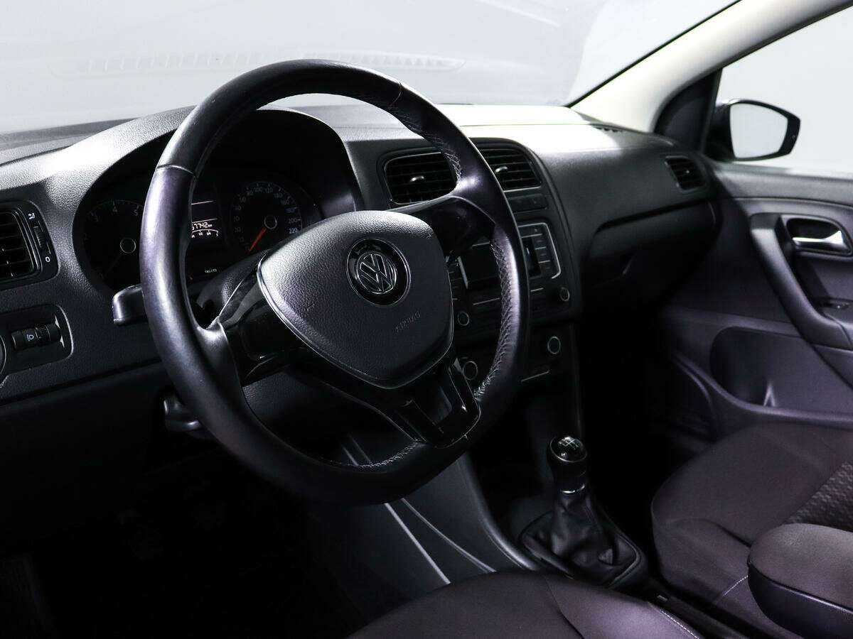 Купить Volkswagen Polo, 2016, 57 678 км, фото №11
