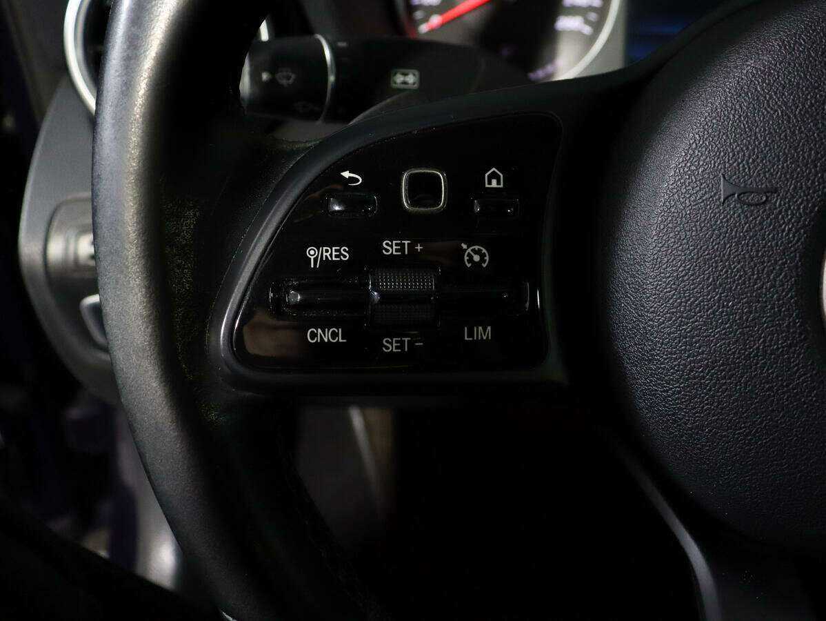 Купить Mercedes-Benz C-Класс 180, 2018, 145 809 км, фото №17