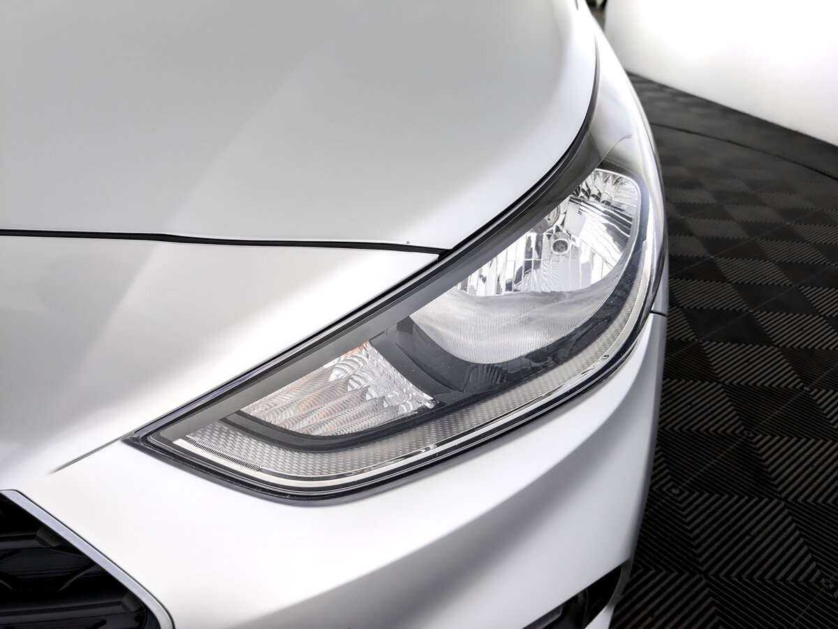 Купить Hyundai Solaris, 2018, 123 821 км, фото №17