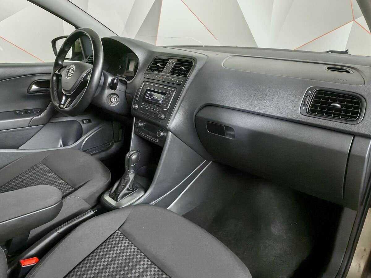 Купить Volkswagen Polo, 2016, 94 954 км, фото №9