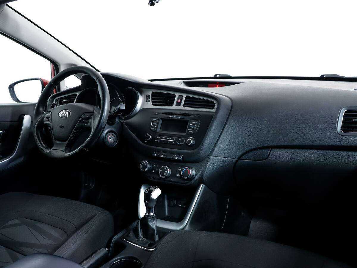 Купить Kia Ceed, 2015, 229 948 км, фото №9