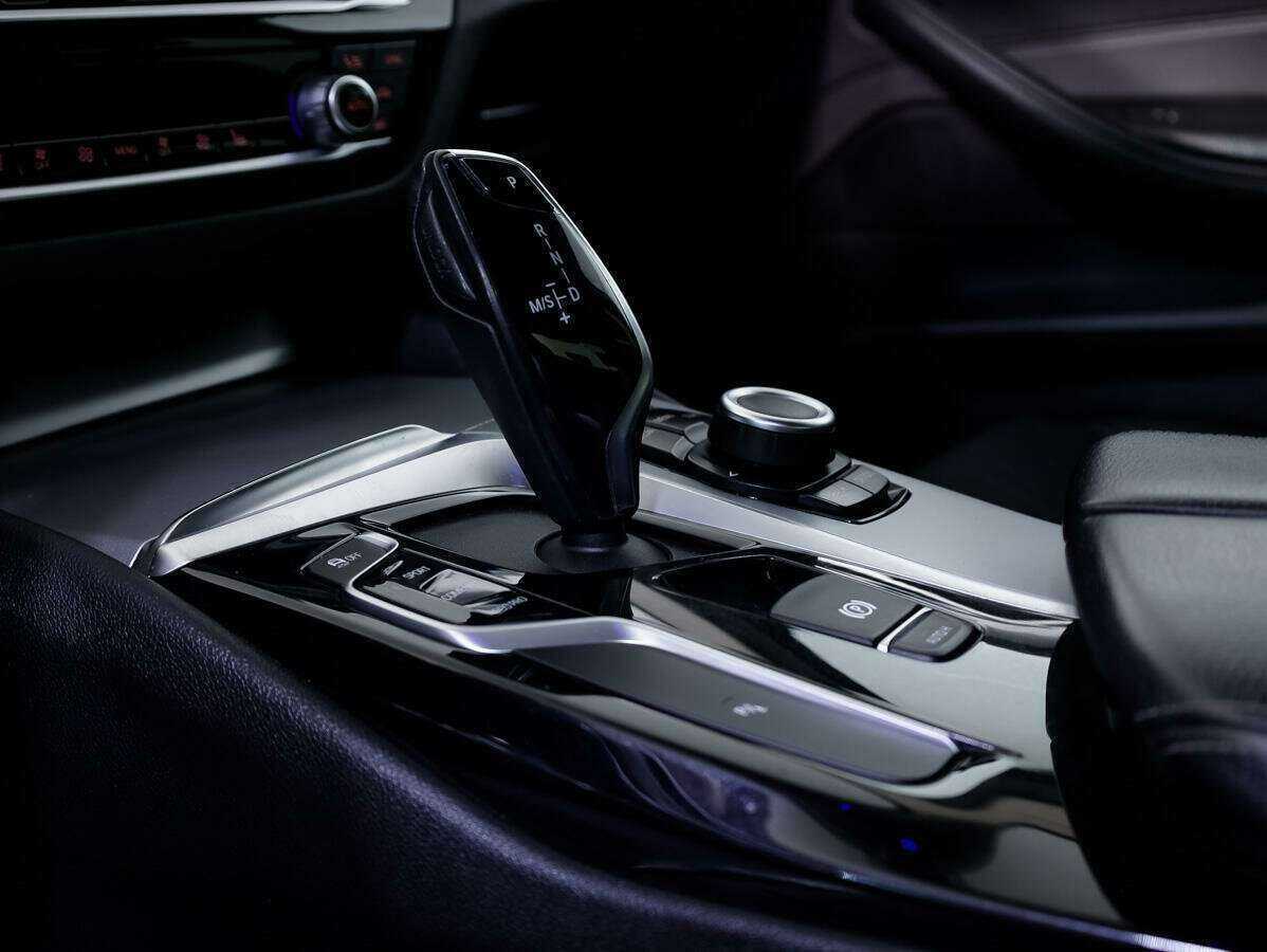 Купить BMW 5 серии 520d, 2018, 186 074 км, фото №17