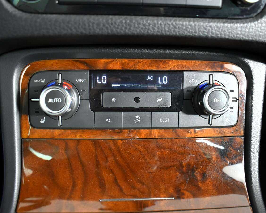 Купить Volkswagen Touareg, 2012, 299 500 км, фото №12