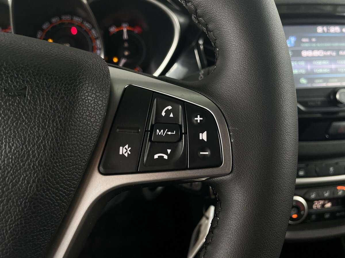 Купить Lada (ВАЗ) Vesta SW Cross, 2018, 88 269 км, фото №12