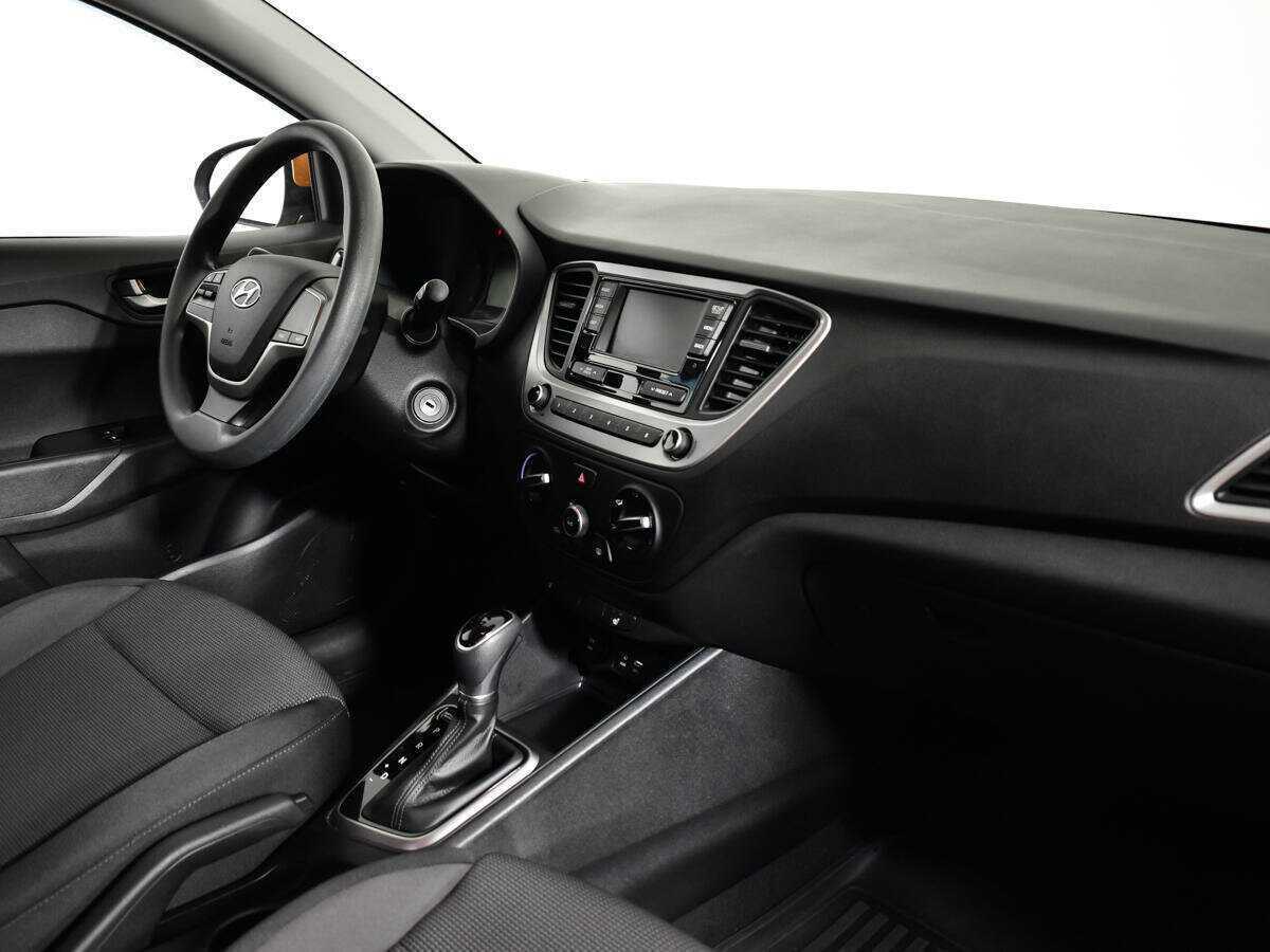 Купить Hyundai Solaris, 2017, 55 668 км, фото №7