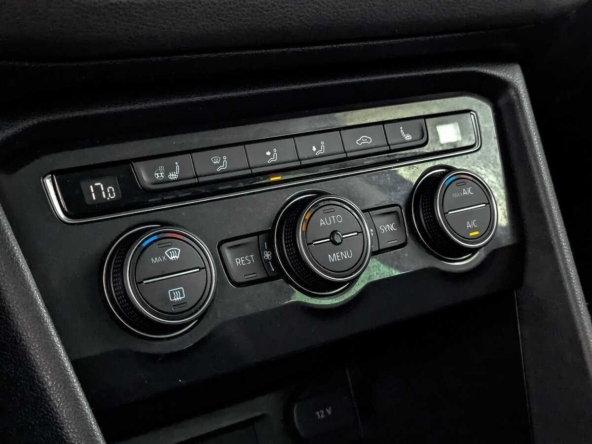 Купить Volkswagen Tiguan, 2018, 155 937 км, фото №17