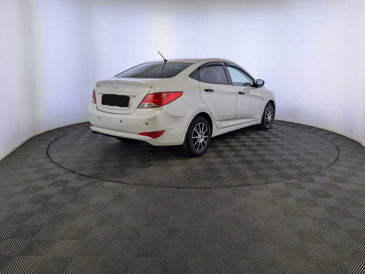 Купить Hyundai Solaris, 2015, 120 409 км, фото №5