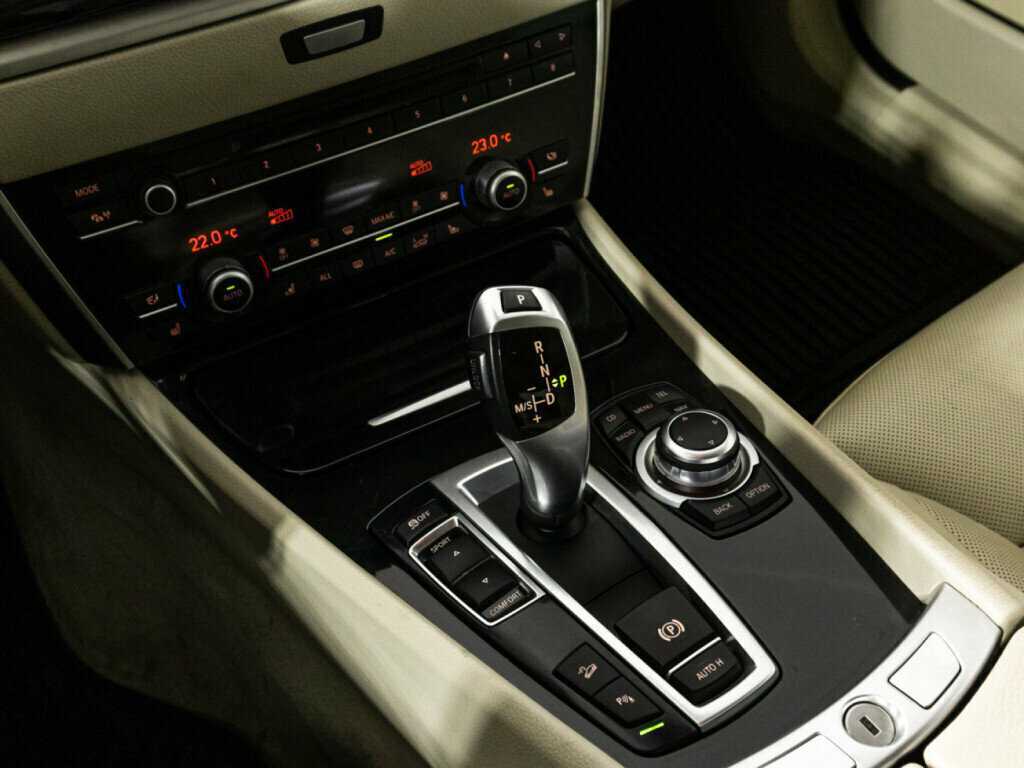 Купить BMW 5 серии Gran Turismo 530d xDrive, 2012, 223 327 км, фото №18