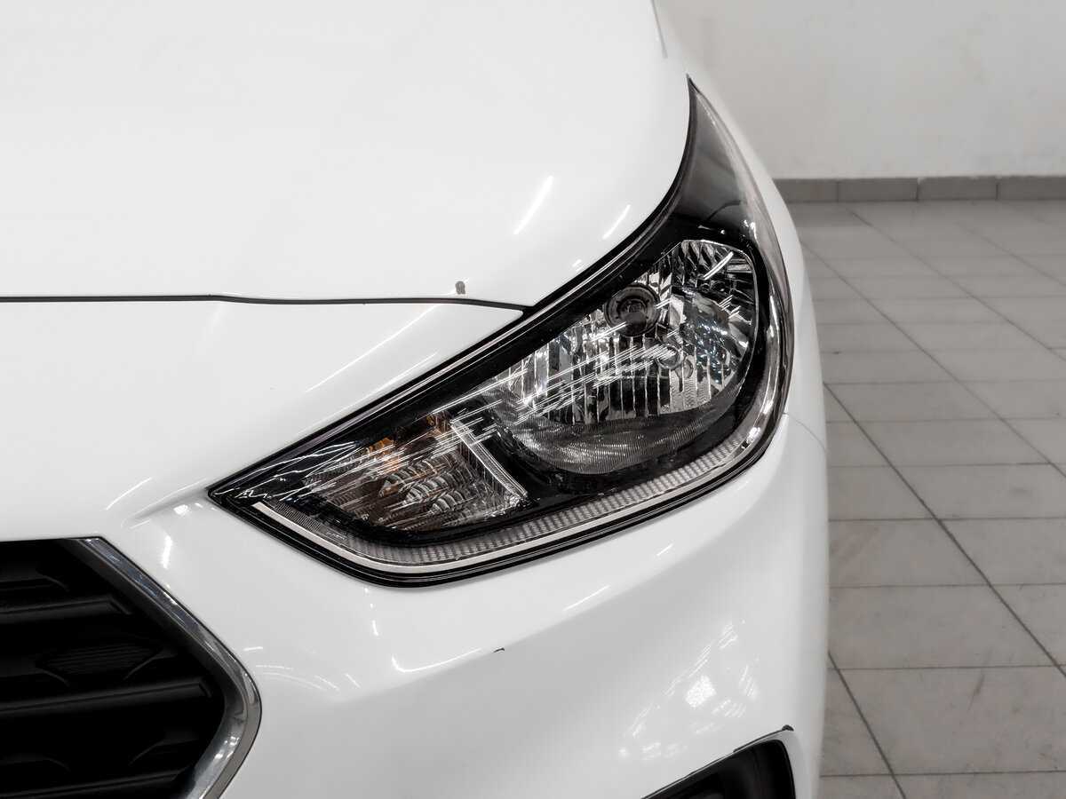 Купить Hyundai Solaris, 2017, 107 457 км, фото №17