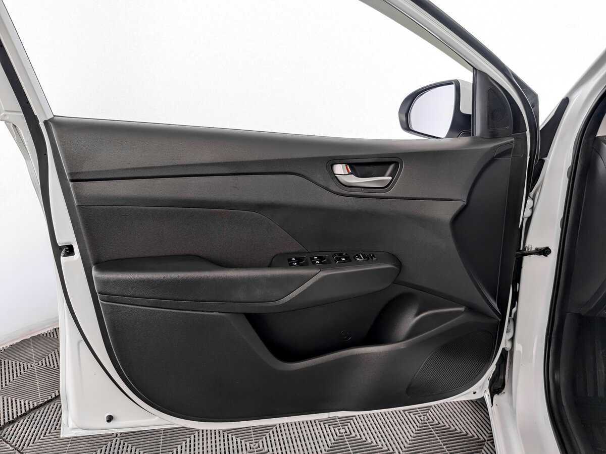 Купить Hyundai Solaris, 2018, 128 050 км, фото №18