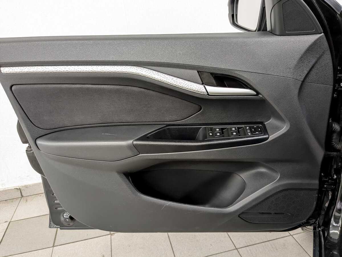 Купить Lada (ВАЗ) Vesta SW Cross, 2019, 70 048 км, фото №19