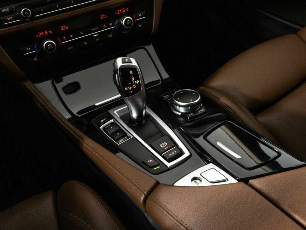 Купить BMW 5 серии 520i, 2016, 116 000 км, фото №19