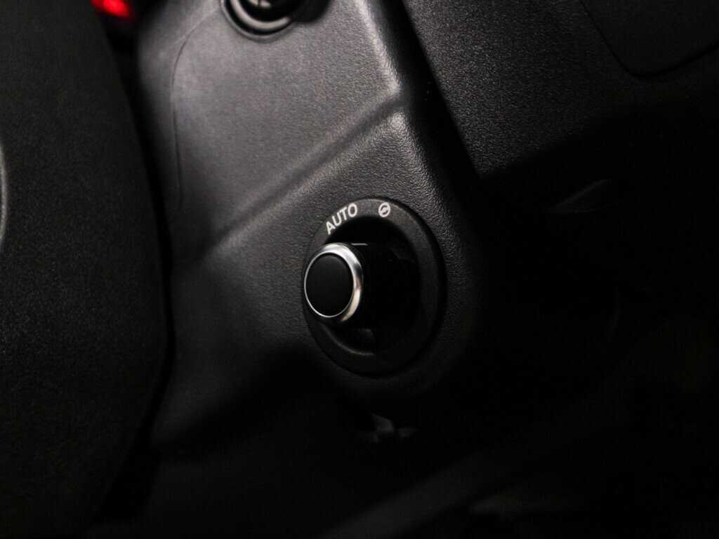 Купить Land Rover Discovery, 2016, 222 649 км, фото №22