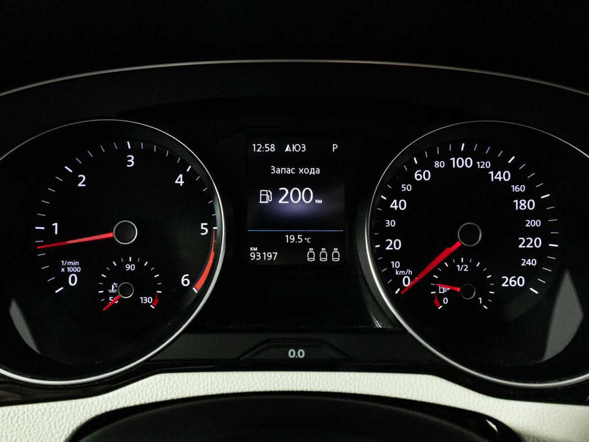 Купить Volkswagen Passat, 2018, 93 196 км, фото №12