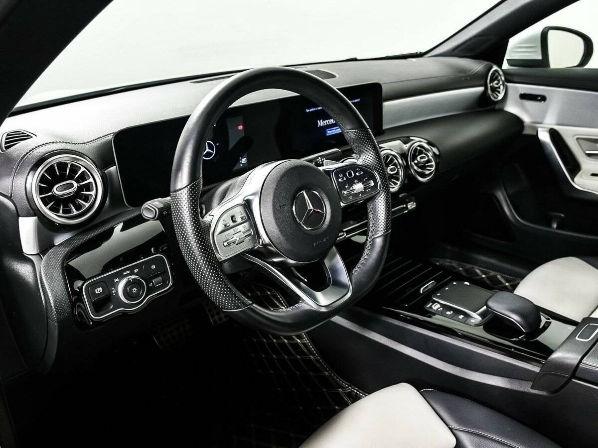 Купить Mercedes-Benz CLA 200, 2020, 36 760 км, фото №13