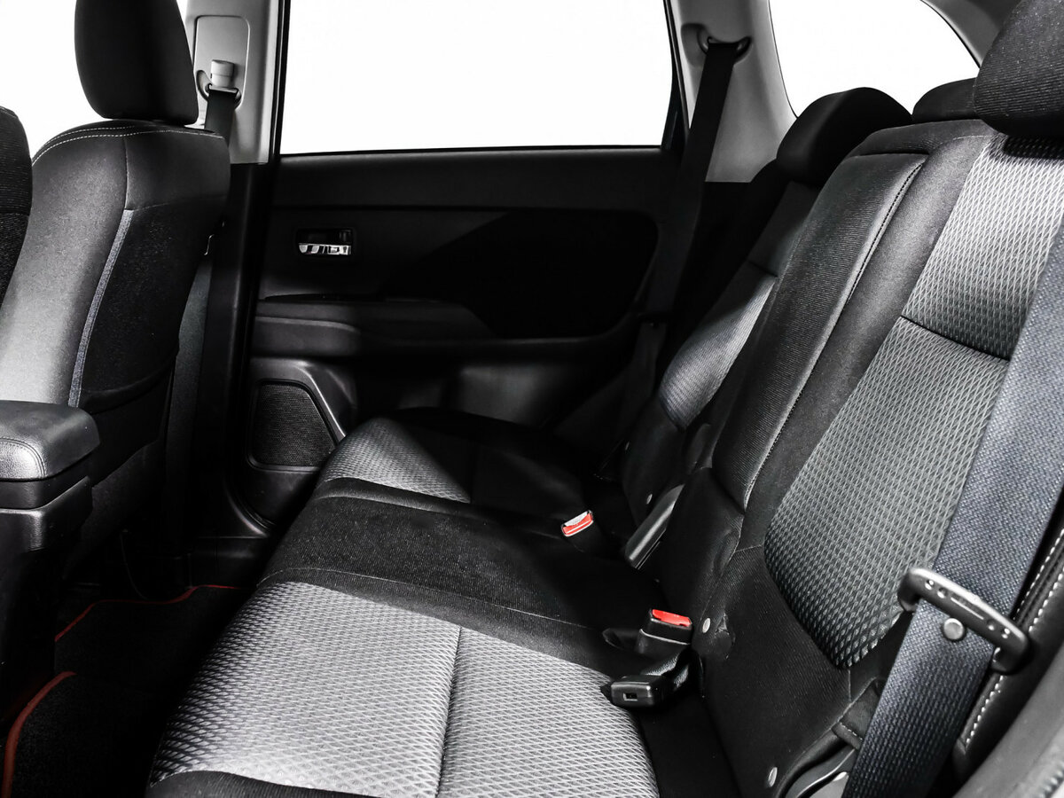 Купить Mitsubishi Outlander III Рестайлинг 2, 2018, 108 365 км, фото №10