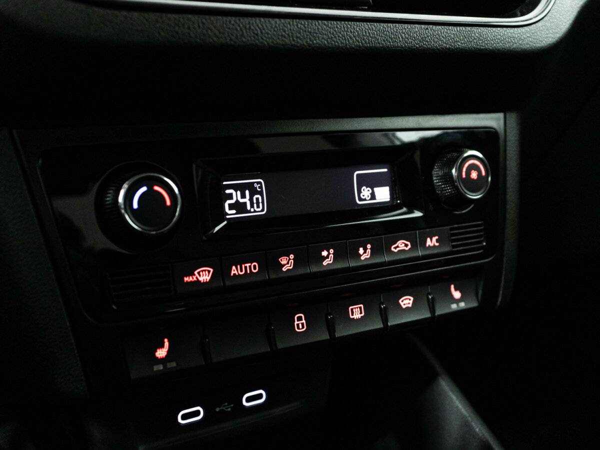 Купить Volkswagen Polo VI, 2021, 81 000 км, фото №15