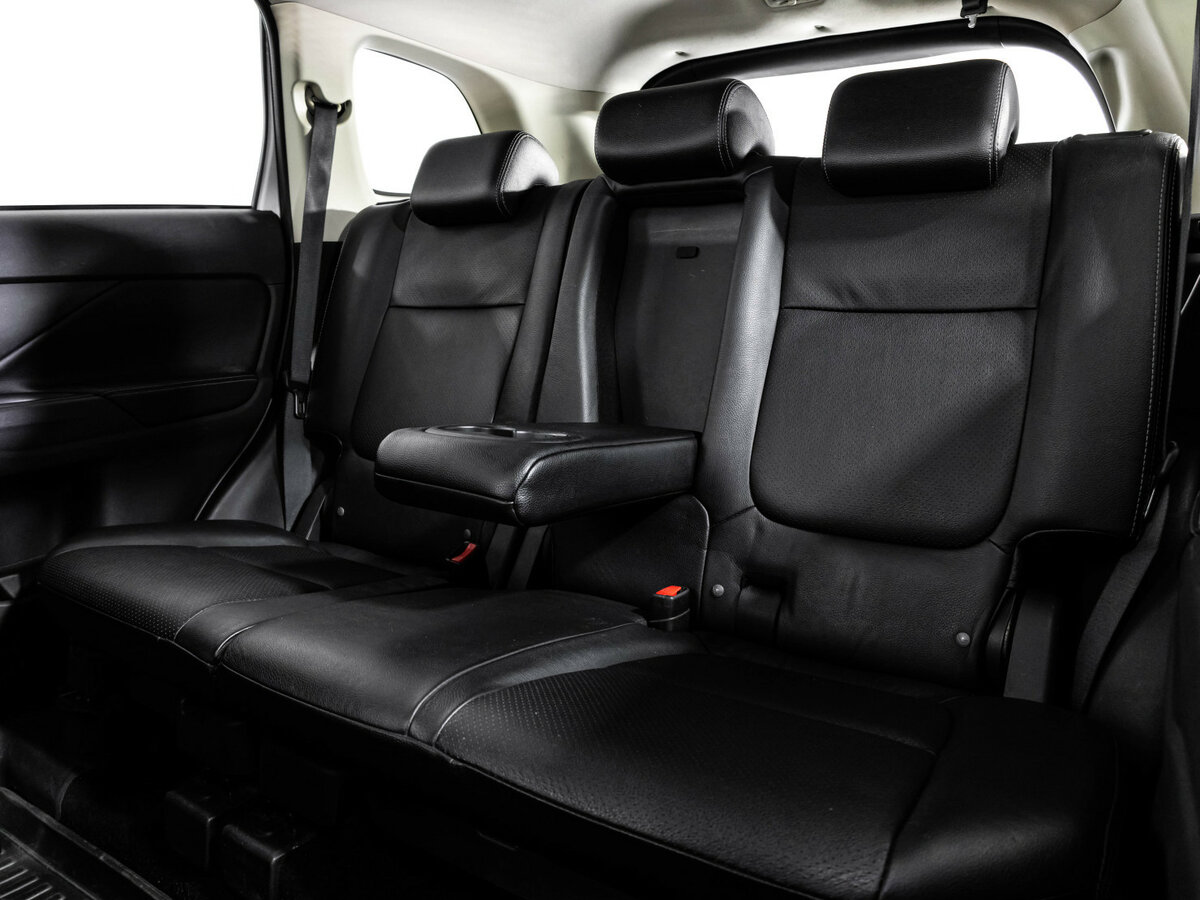 Купить Mitsubishi Outlander III Рестайлинг 2, 2016, 200 293 км, фото №19