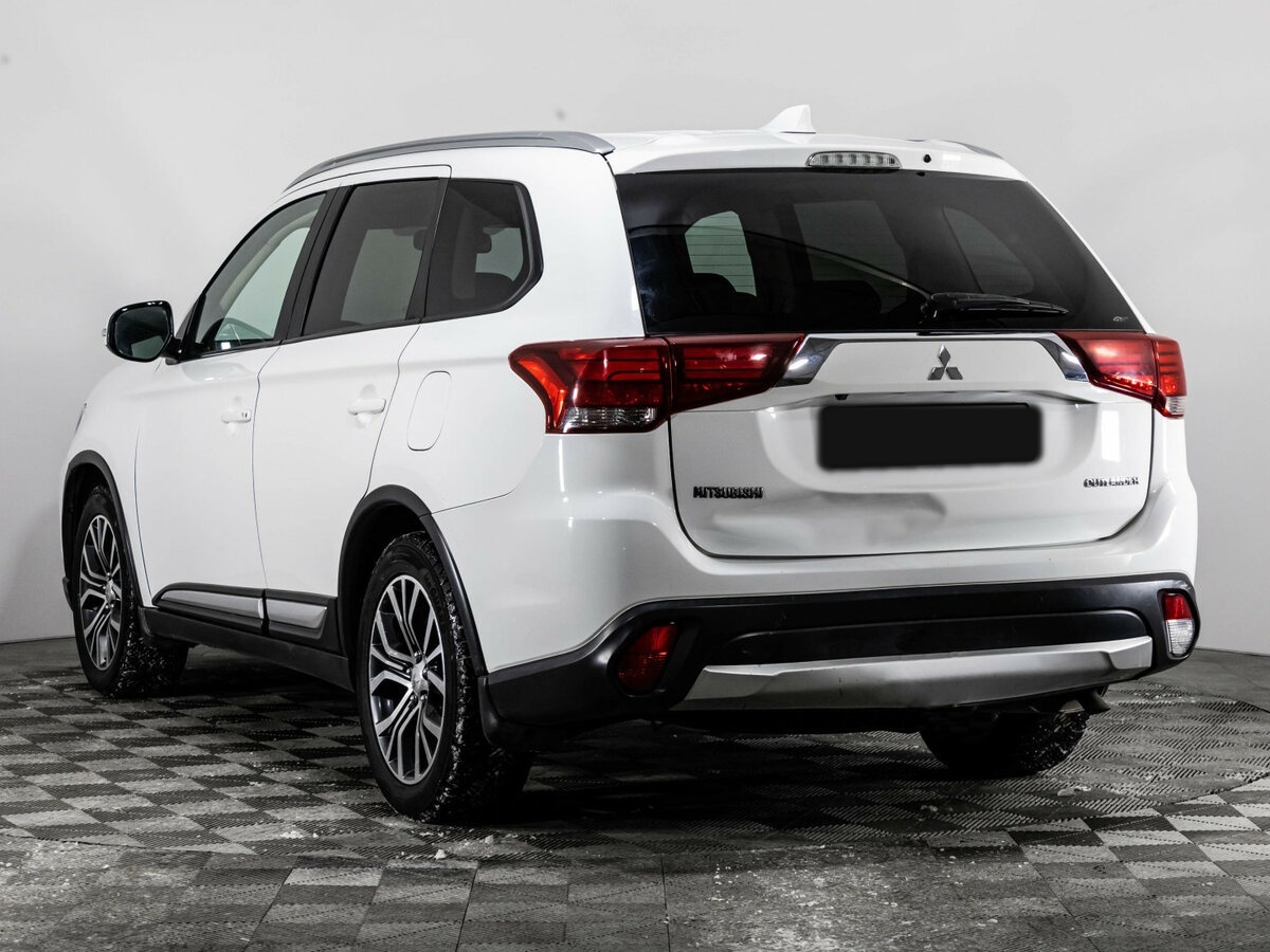 Купить Mitsubishi Outlander III Рестайлинг 2, 2017, 182 145 км, фото №6
